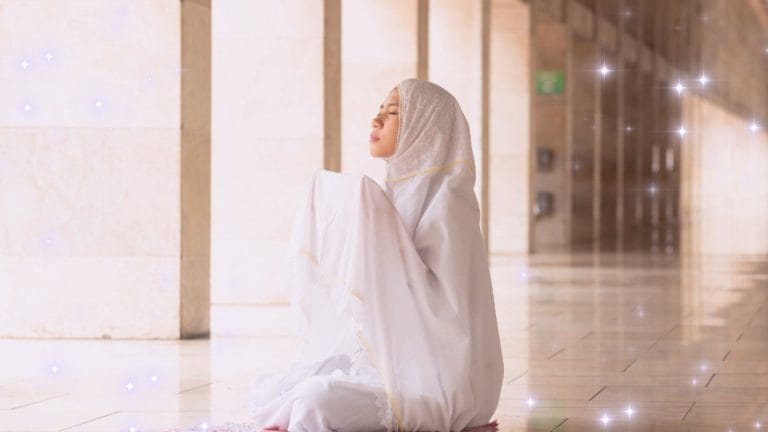 woman making duaa - head upward