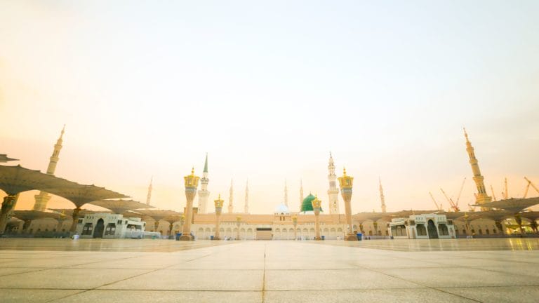 pic of mosque of the prophet (salallaahu alayhi wasallam)